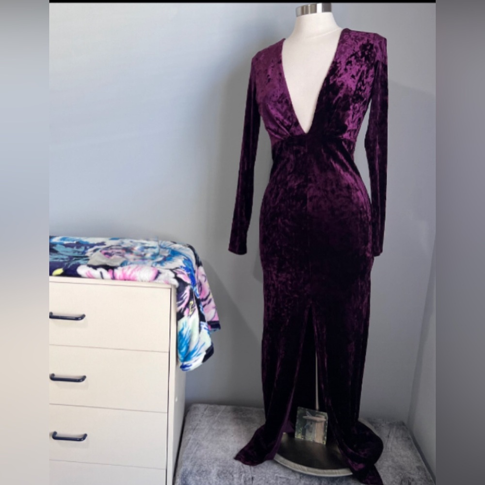 Forever 21 M Violet Crushed Velvet Fitted Maxi Long Sleeve V Neck Dress - Picture 3 of 17